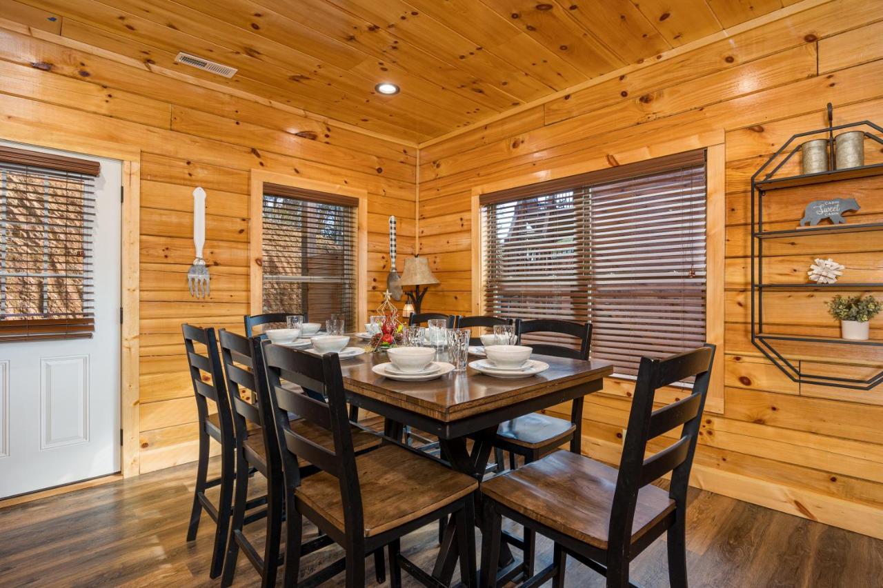 5bd5b Escape With 2 Hottubs, Thtr &game Rm,1mi To The Parkway! 4mi To Dollywood - Spring *