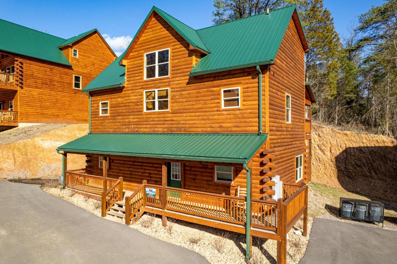 5bd5b Escape With 2 Hottubs, Thtr &game Rm,1mi To The Parkway! 4mi To Dollywood - Spring Appartement *