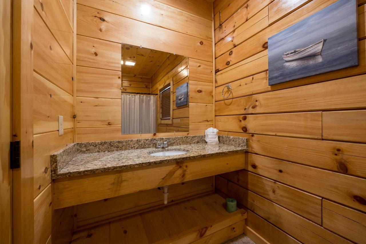 5bd5b Escape With 2 Hottubs, Thtr &game Rm,1mi To The Parkway! 4mi To Dollywood - Spring * Pigeon Forge