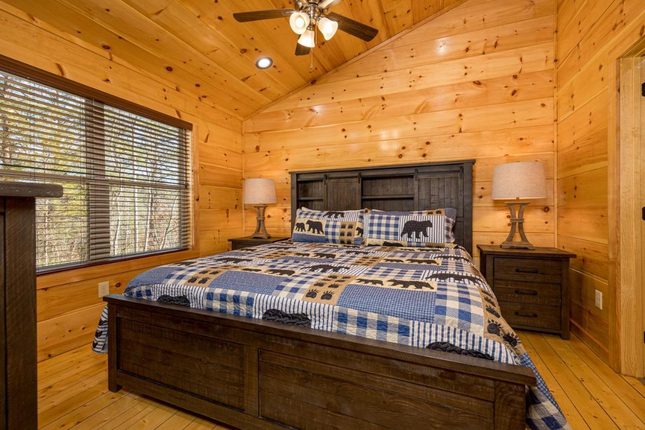 5bd5b Escape With 2 Hottubs, Thtr &game Rm,1mi To The Parkway! 4mi To Dollywood - Spring Appartement Pigeon Forge