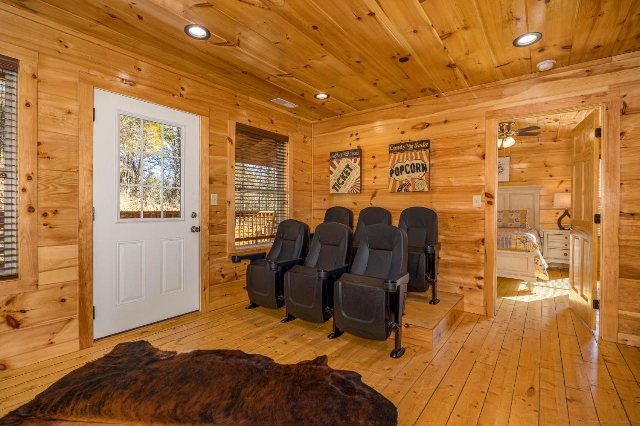 5bd5b Escape With 2 Hottubs, Thtr &game Rm,1mi To The Parkway! 4mi To Dollywood - Spring Appartement *
