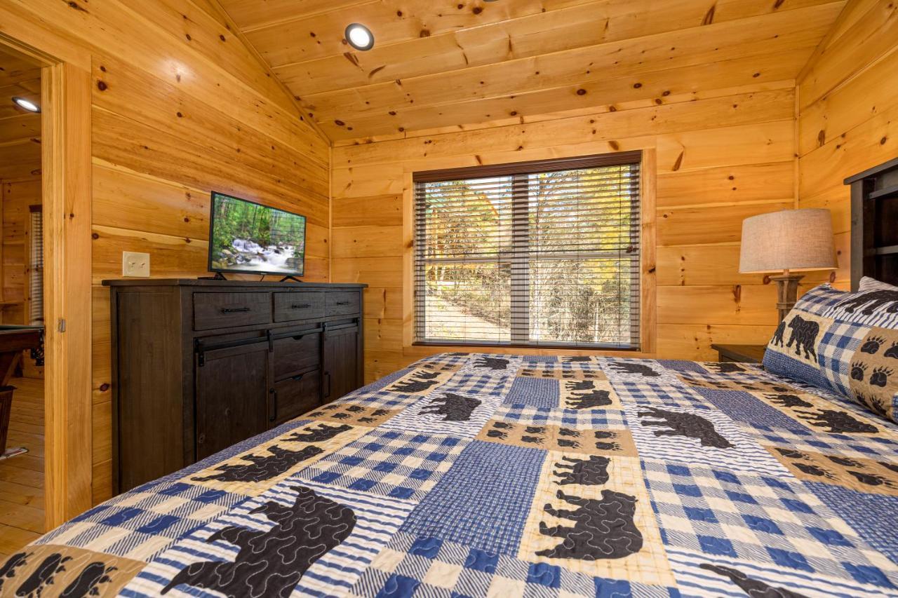 5bd5b Escape With 2 Hottubs, Thtr &game Rm,1mi To The Parkway! 4mi To Dollywood - Spring Pigeon Forge