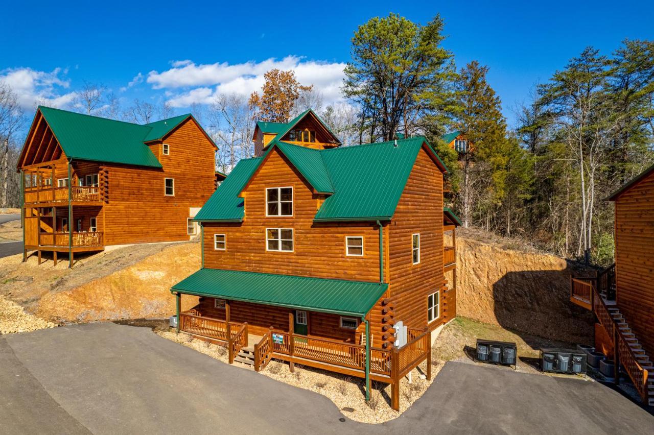 5bd5b Escape With 2 Hottubs, Thtr &game Rm,1mi To The Parkway! 4mi To Dollywood - Spring Appartement
