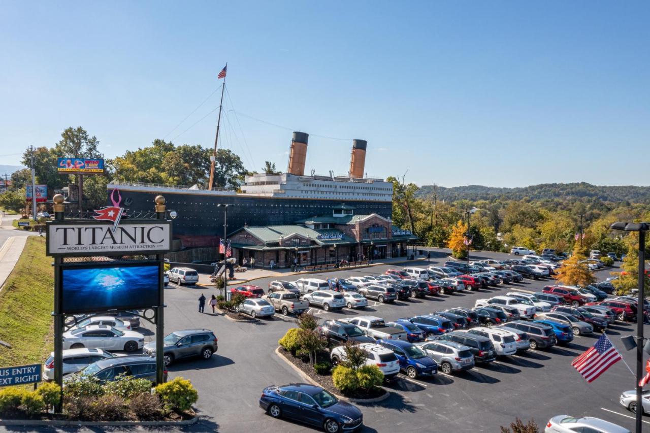 5bd5b Escape With 2 Hottubs, Thtr &game Rm,1mi To The Parkway! 4mi To Dollywood - Spring *